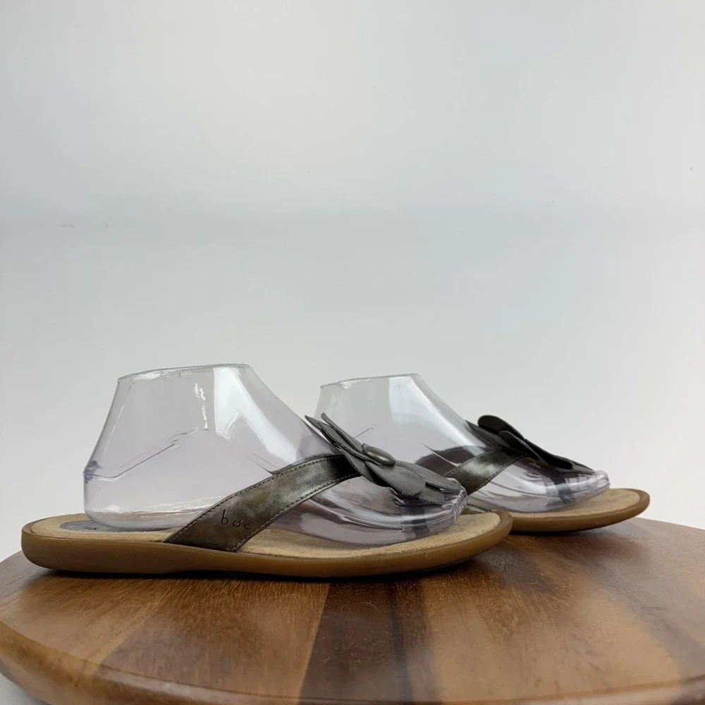 Womens BOC Metallic Gray Leather Flower Thong Casual Flip Flops Sandals Size 9 M